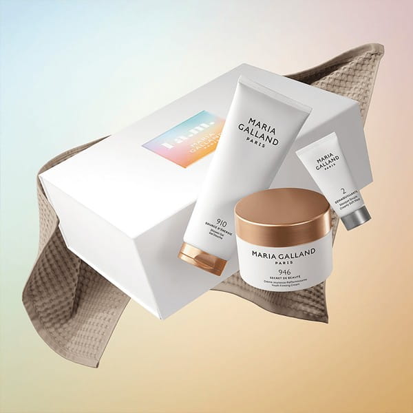 I a.m. Refreshed Morning Skincare Set / 2 + 910 + 946 + Handtuch von Maria Galland